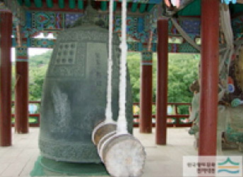 흥국사 범종 모습