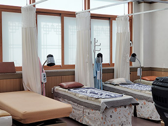 한방진료실 내부 전경