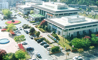 여서청사 본청 건물 전경