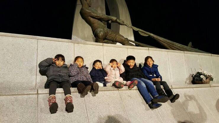 처남내외와  돌산공원에서  ,지역과 나라에 헌신할 두가정의  여섯 아이들~~