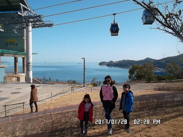 여수 해양케이블카 오동도 방면에서 곤충박물관 올라가는 길목에서 뷰가 넘 멋져서 한컷~~~인증 샷