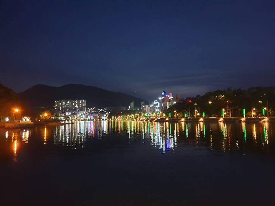 선소에서 바라보는 소호동방면 야경