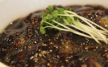 먹음직스러운 자장면