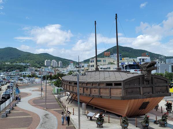 이순신광장 거북선 모습