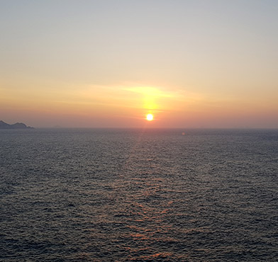 녹산등대에서 내려다 보는 바다