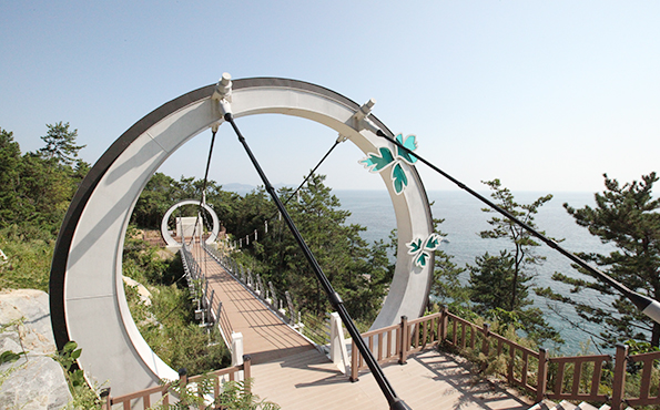 출렁다리 입구 전경