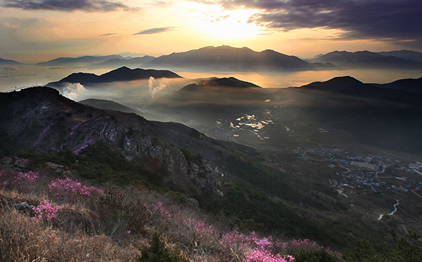 진례산(영취산) 전경
