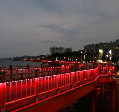 빨간불이 들어온 소호동동다리