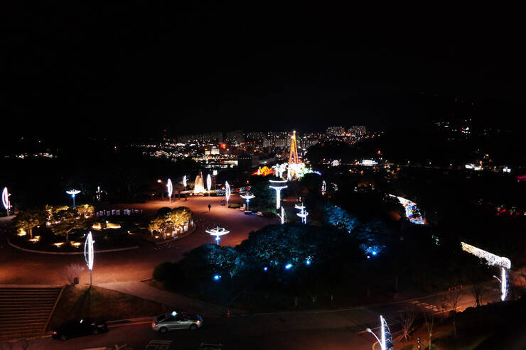 돌산공원 빛노리아, 여수 밤바다를 한눈에 품을수 있는 전망대.