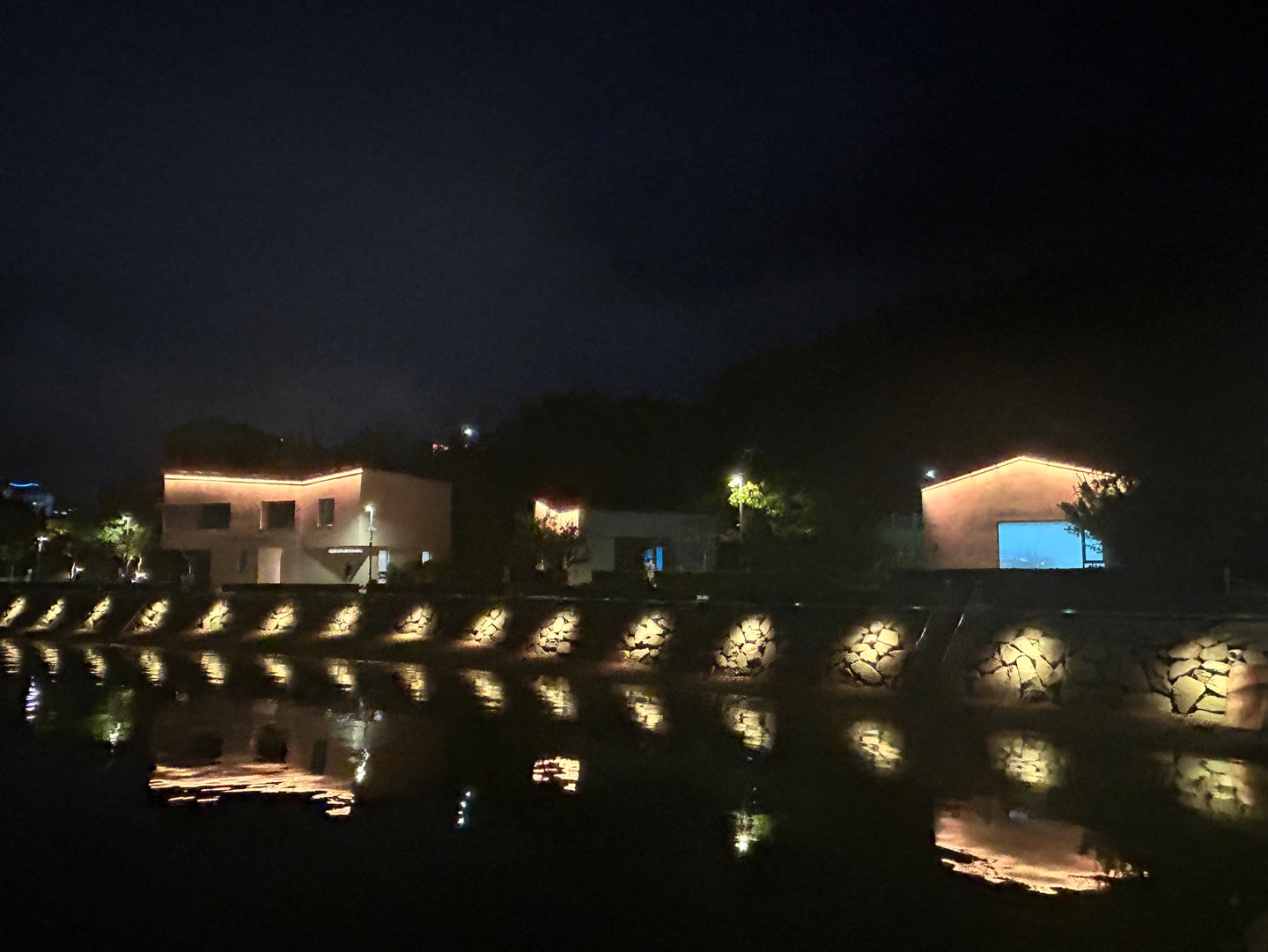 5-2 여수시, 웅천 장도공원 경관조명 색상 시민 설문조사 실시.jpeg