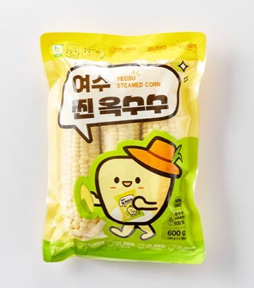 여수 찐 옥수수 제품 포장으로, 귀여운 캐릭터가 그려져 있으며, 제품명과 중량이 표시되어 있다.