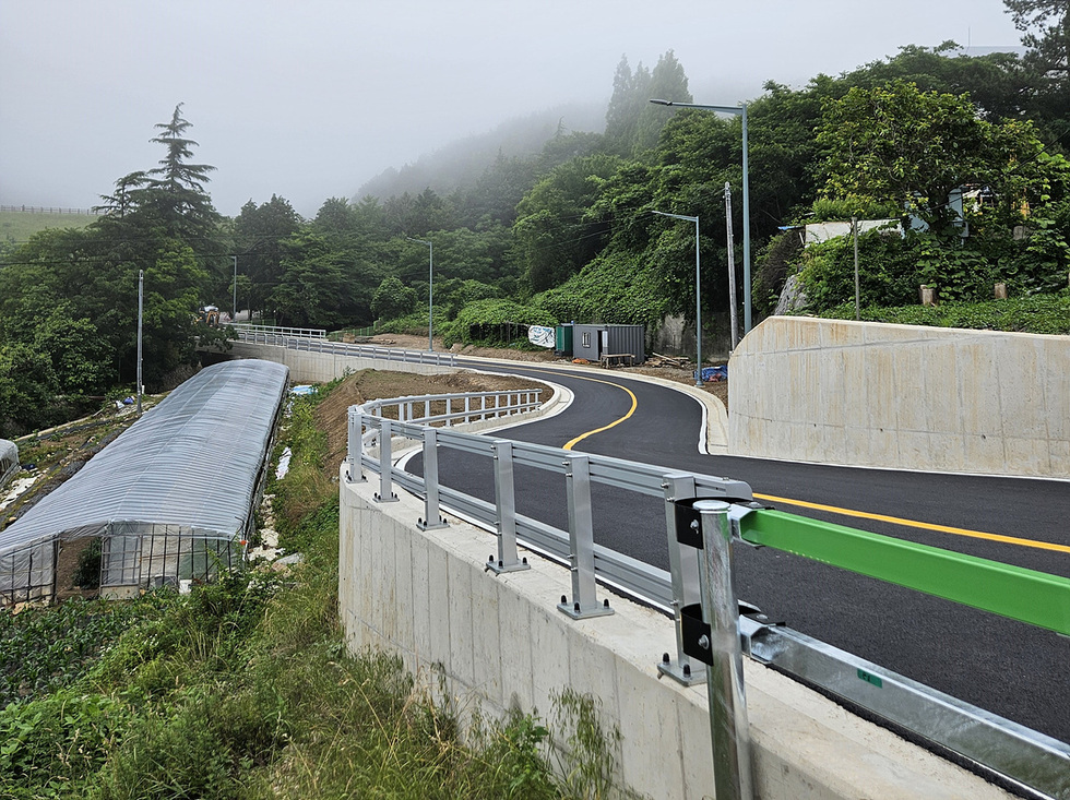 2-2 여수시, 도시계획도로 개통으로 정주 여건 대폭 개선(충무동)