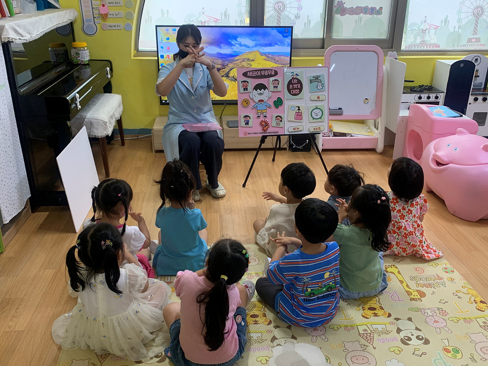 3-2 여수시 어린이·사회복지급식관리지원센터 위생교육 실시.jpg